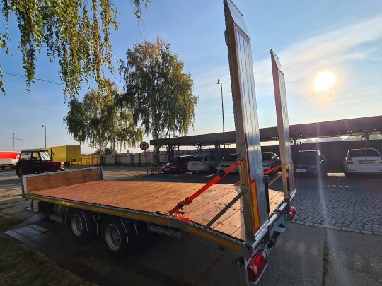 Przyczepy niskopodwoziowe tandemowe